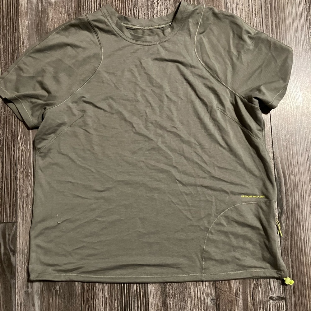 🌸Lululemon athletica Women’s Short-Sleeve Olive Performance Tee
